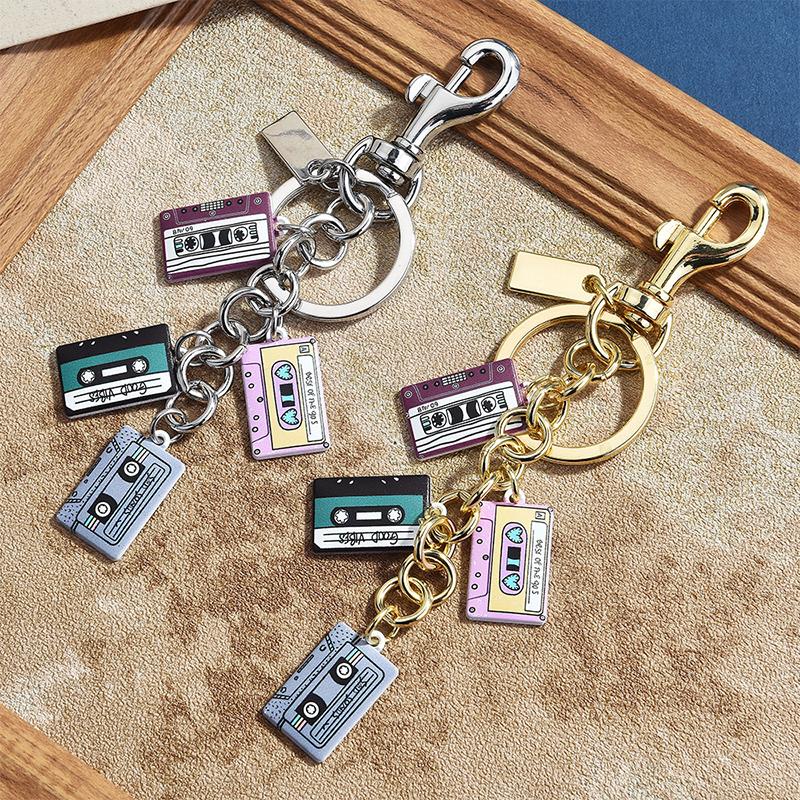 Vintage Cassette Tape Keychain - Women'S Accessories In The 80S ulasan dan harga